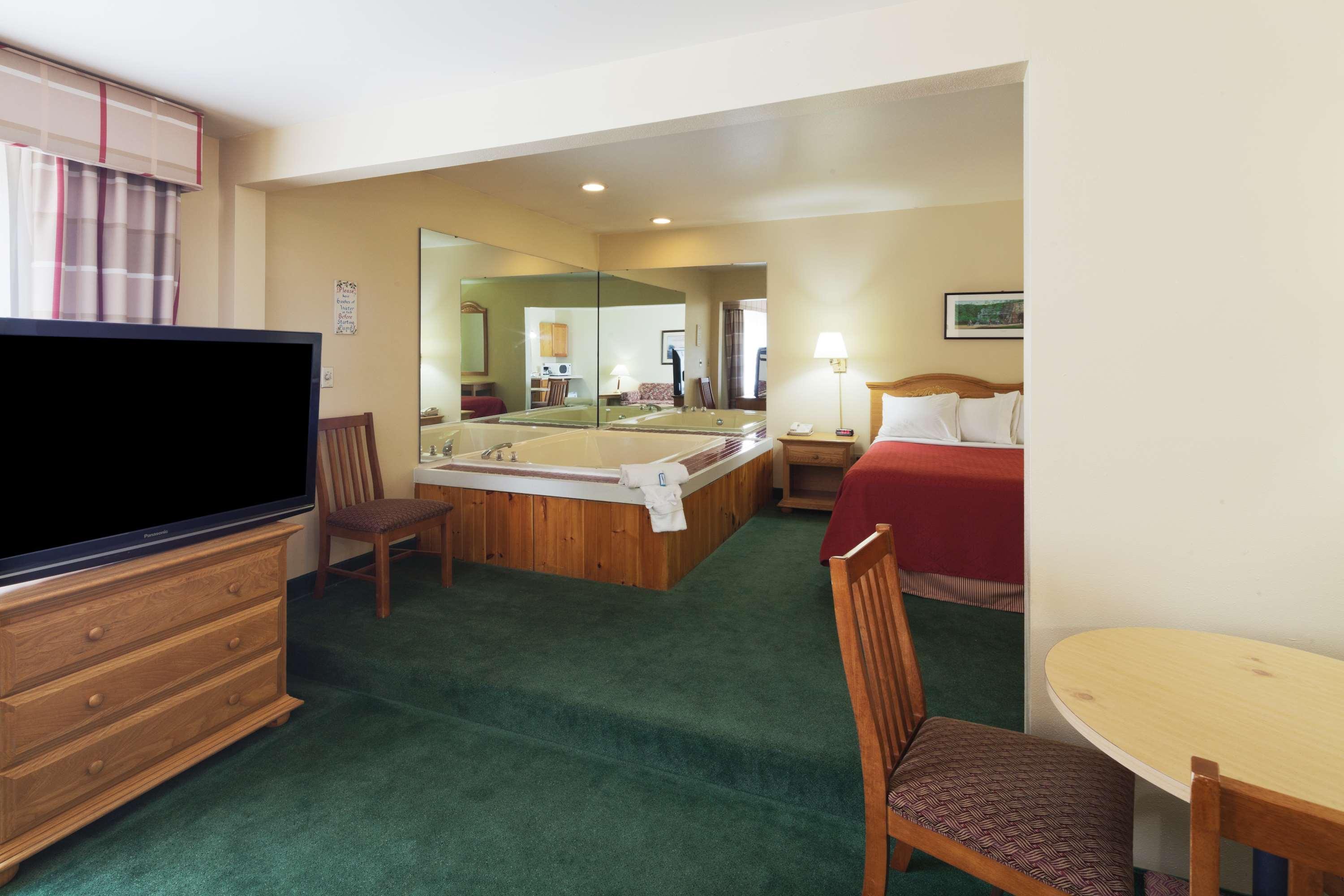 Country Inn & Suites By Radisson, Sparta, Wi Buitenkant foto
