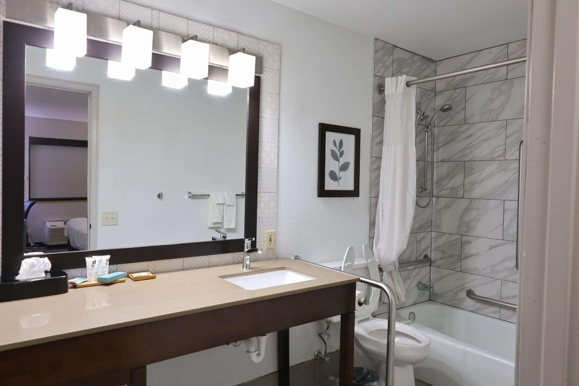 Country Inn & Suites By Radisson, Sparta, Wi Buitenkant foto