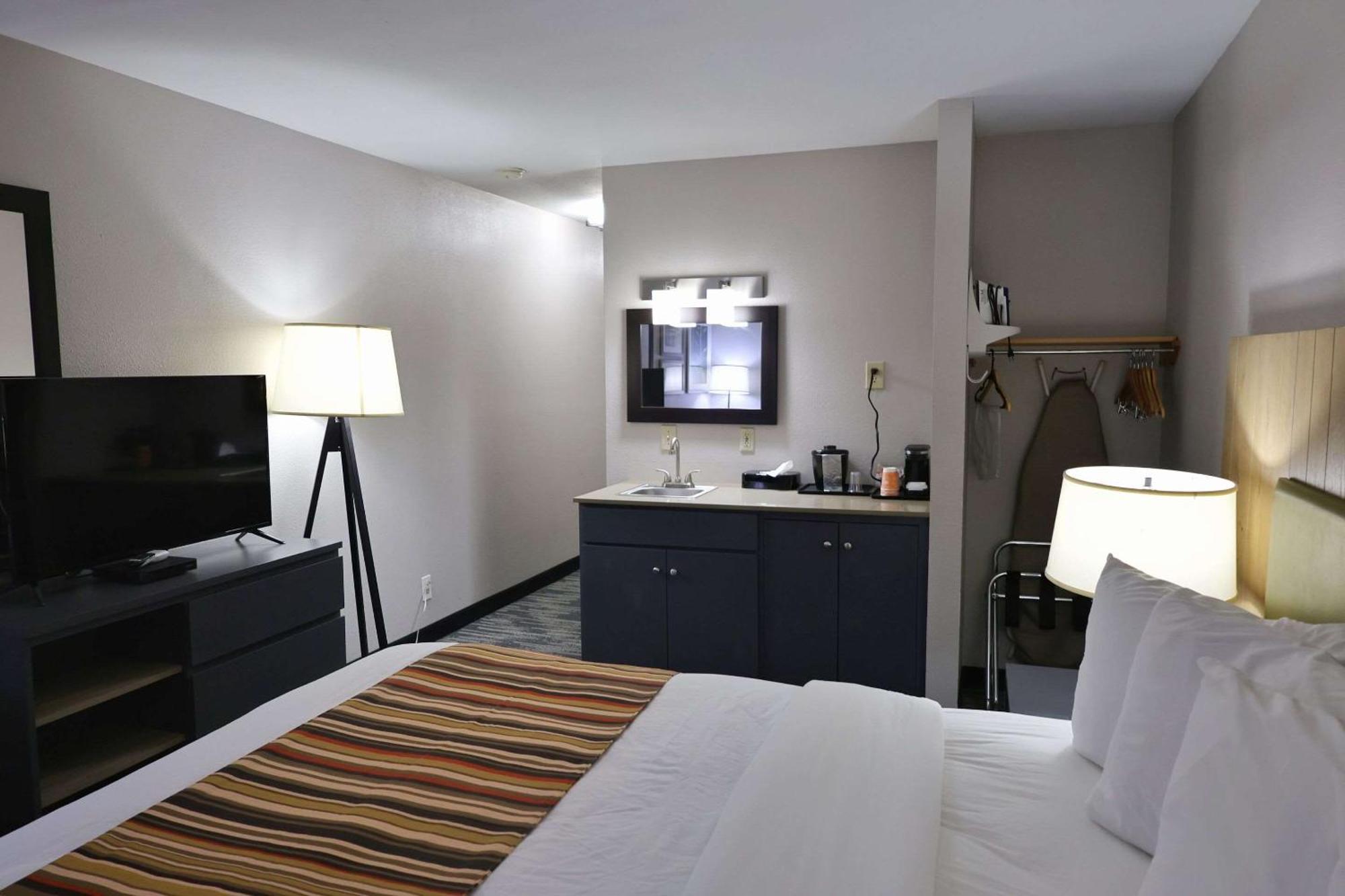 Country Inn & Suites By Radisson, Sparta, Wi Buitenkant foto