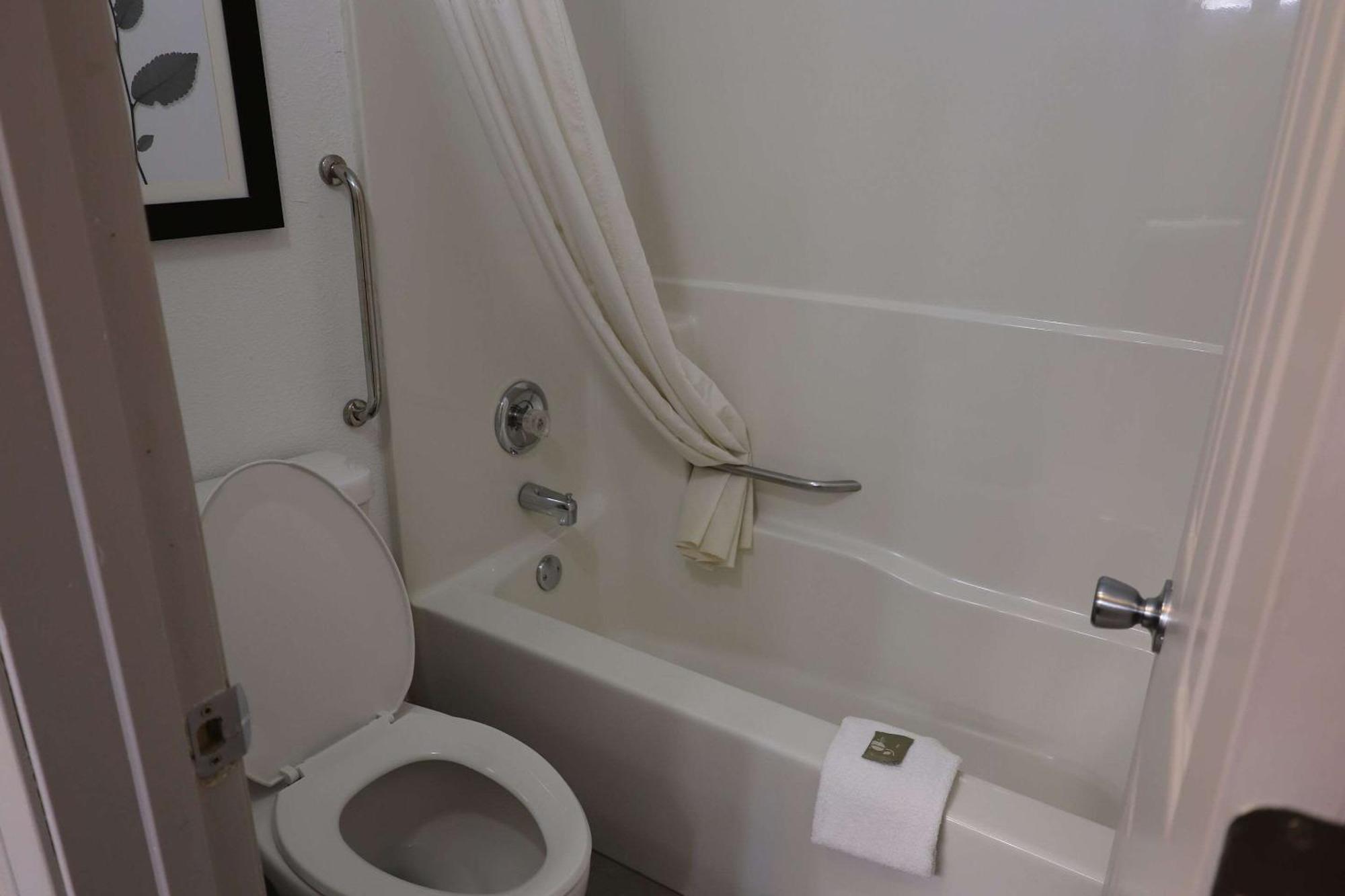 Country Inn & Suites By Radisson, Sparta, Wi Buitenkant foto