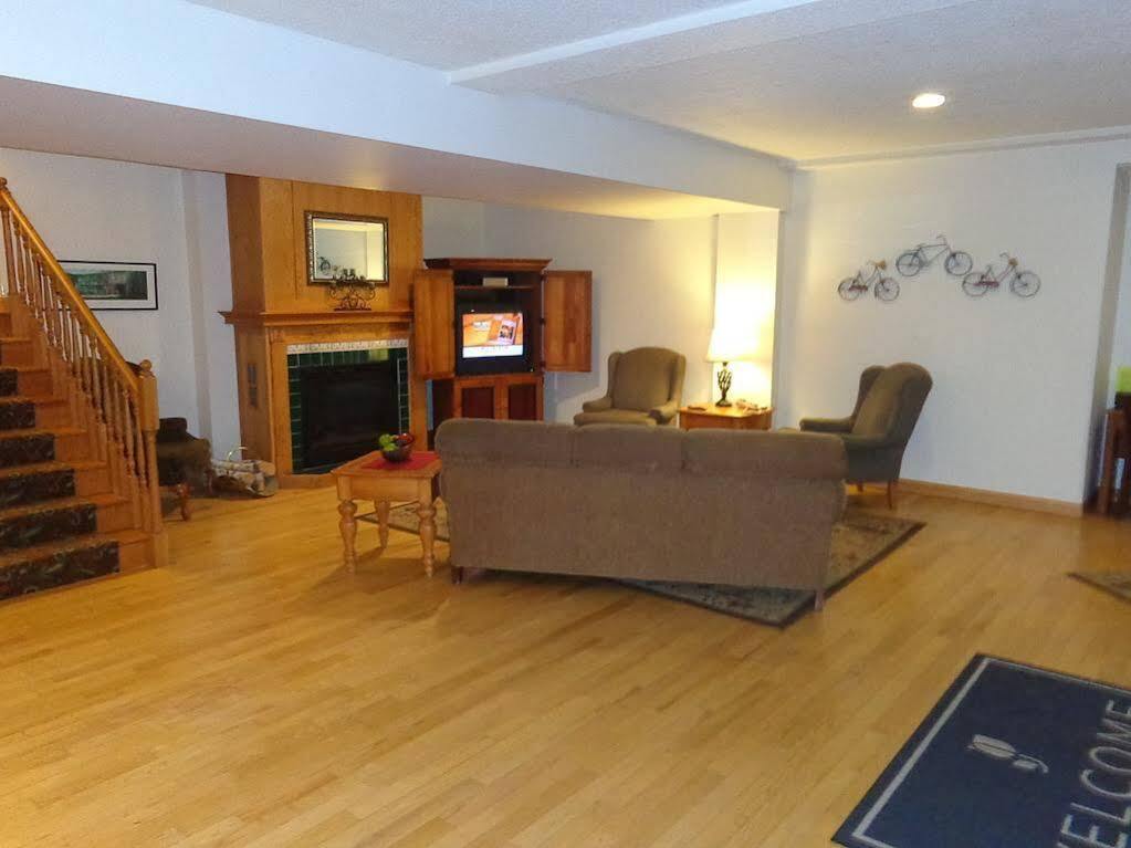 Country Inn & Suites By Radisson, Sparta, Wi Buitenkant foto